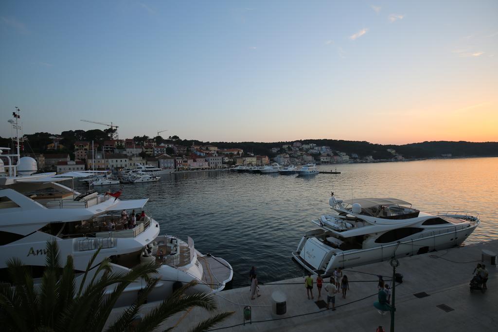 Apartments And Rooms Jospino Mali Lošinj Zimmer foto